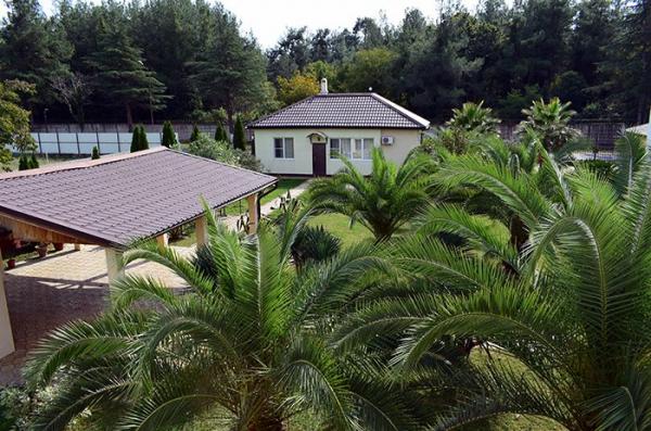 Отель «Шармат» с отдыхом море в Абхазию + ж / д или авиа