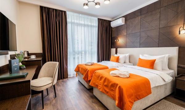 Grace Assara /    3*. , . 