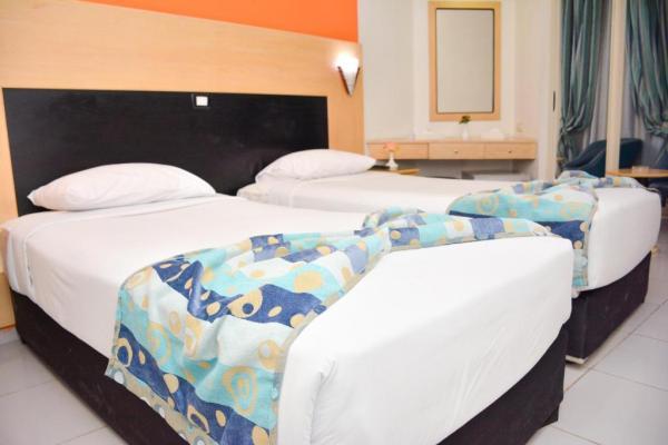 ���� �� �����-����������, 8 ���� 